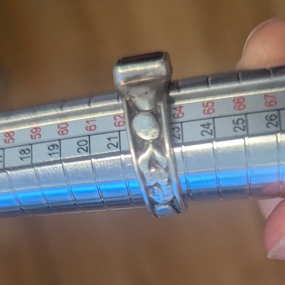 Vintage Sterling Silver Garnet Ring Raised 3D Multidimensional Band Boho Artisan - Picture 6 of 9